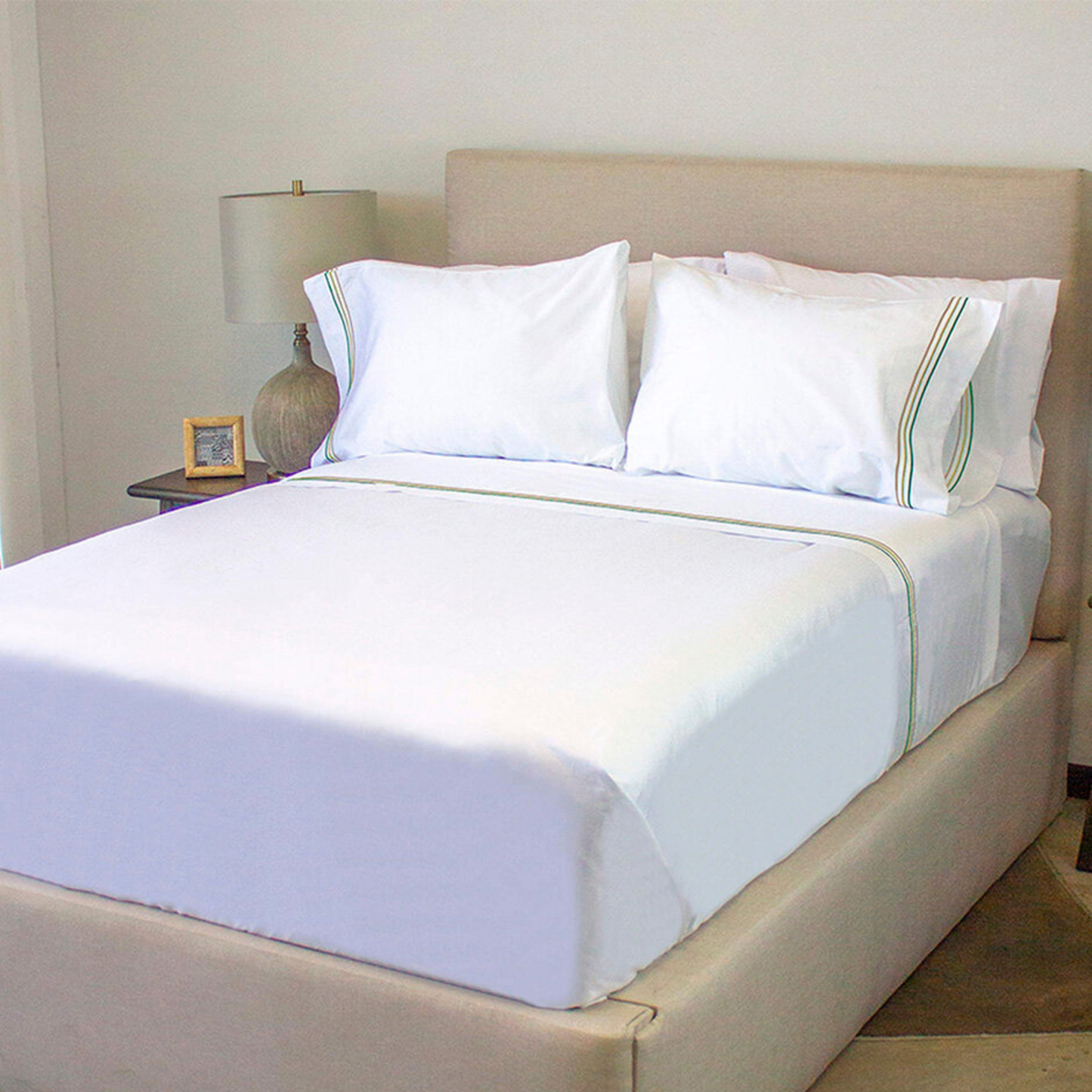 Juego de Sábanas con Bordado Triple Festón