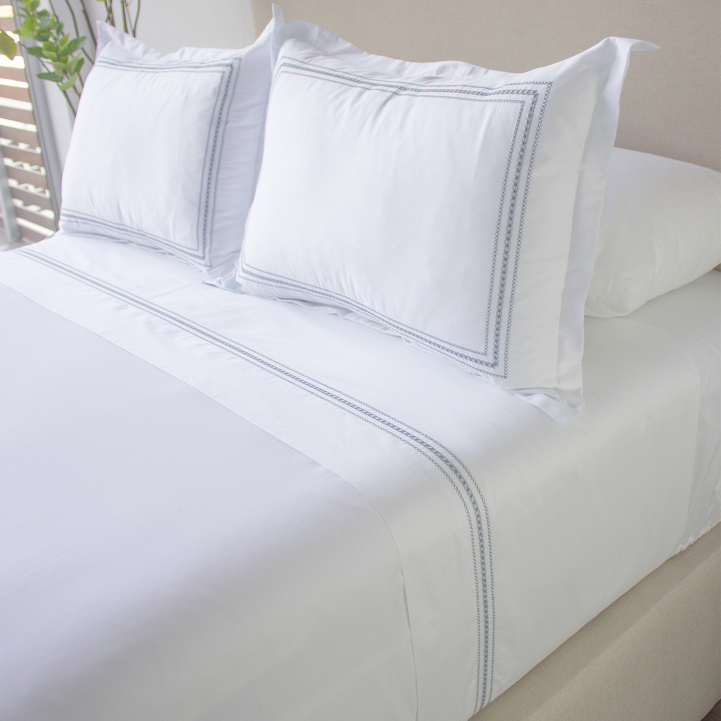 Sábana plana con bordado Jules