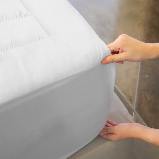 Cubrecolchón capitonado Adiva con faldón