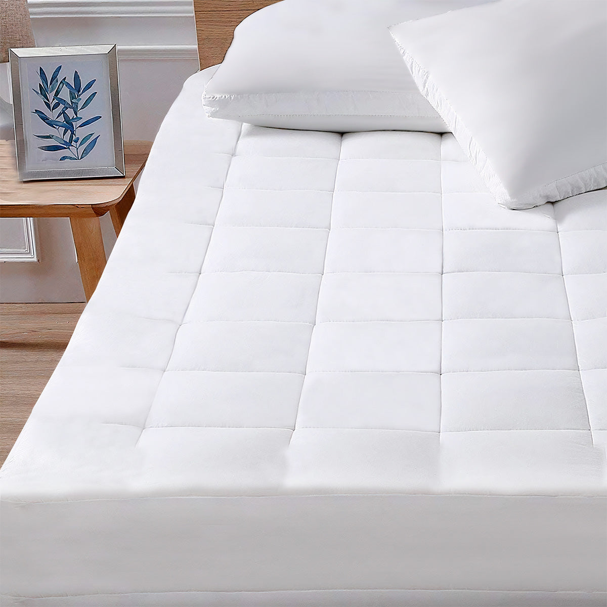 Cubrecolchón capitonado Adiva con faldón