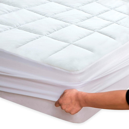 Cubrecolchón capitonado impermeable Cumulus con faldón