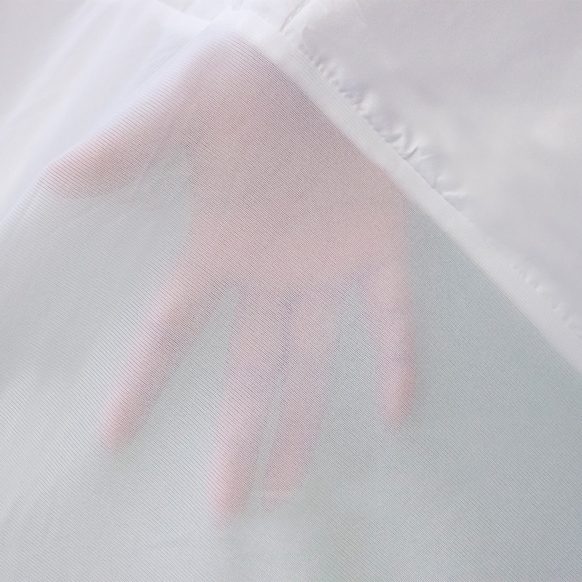 Cubrecolchón capitonado impermeable Cumulus con faldón